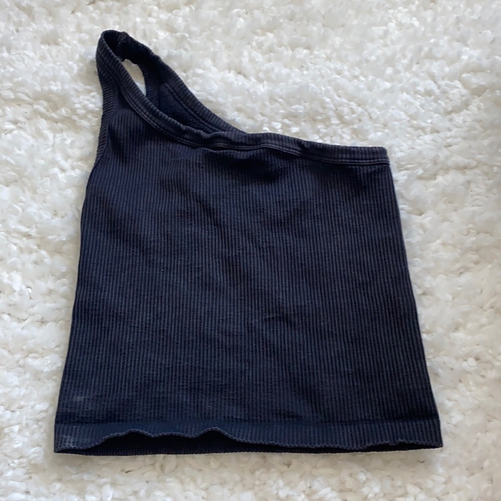 Ivy & Leo One Shoulder Crop Top